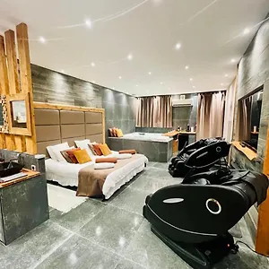 https://suite-luxe-linfini.fr-provencehotel.com